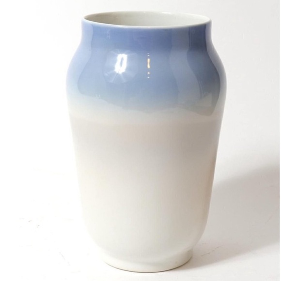 Royal Copenhagen Porcelain Vase #2854-3604 - Picture 2 of 4